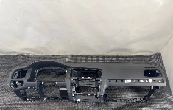 Volkswagen Golf VII Dashboard 5G1857181A