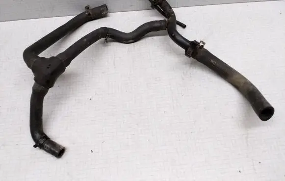 Volkswagen Golf III Engine coolant pipe/hose 1H0819373