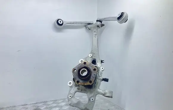 Audi A4 S4 B9 Front wheel hub 8W0407560 8W0407242F