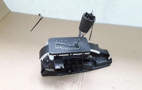 Dodge Nitro Gear shifter/selector 52125434AB