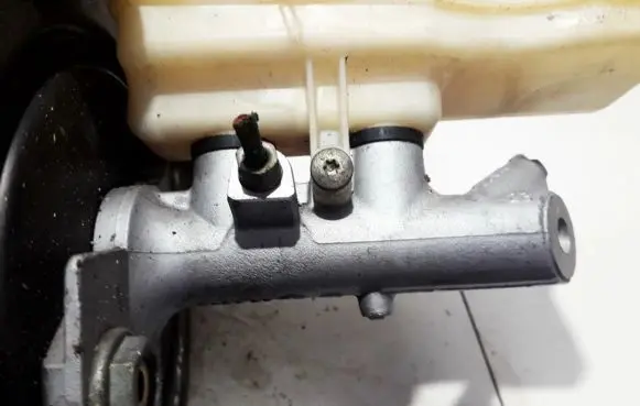 Renault Scenic II - Grand scenic II Master brake cylinder 282879