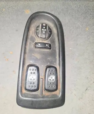 Iveco Daily 4th gen Electric window control switch 580304491