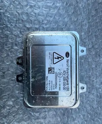 BMW 1 E81 E87 Headlight ballast module Xenon 5DV00900000 00000600