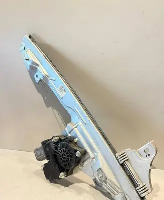 Hyundai Kona I Front door window regulator with motor 82450J9010 001100889847