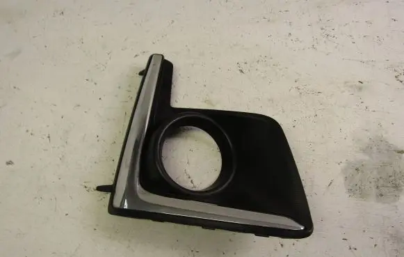 Subaru XV I Front fog light trim/grill 57731FJ420