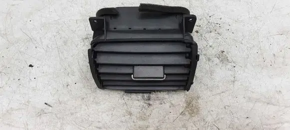 Honda CR-V Dash center air vent grill 77610SWAA0