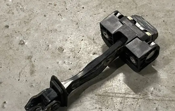 BMW X5 F15 Front door check strap stopper 7290595