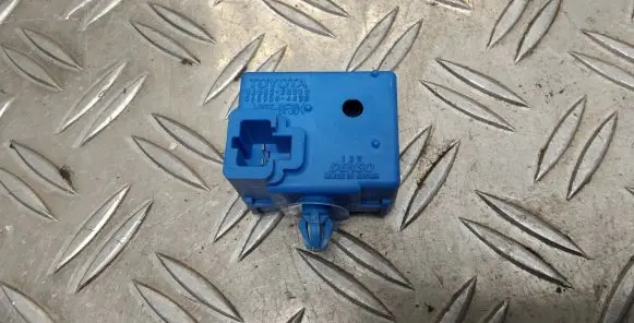 Toyota Yaris Horn signal 8665250010