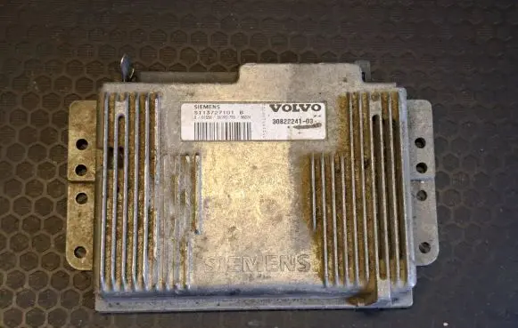 Volvo S40, V40 Engine control unit/module 3082224103 30822241 S113727101B