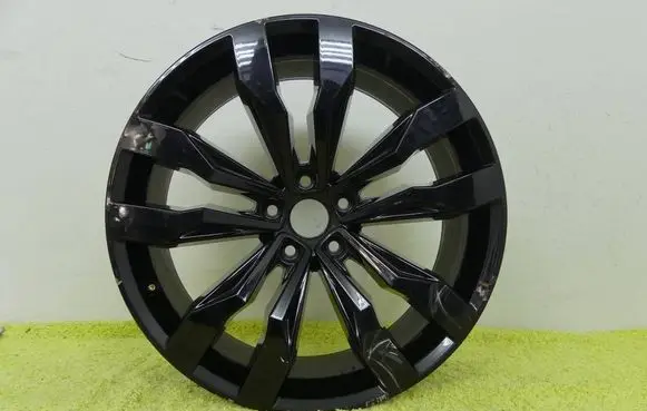 Volkswagen Tiguan R20 alloy rim 5NA601025G