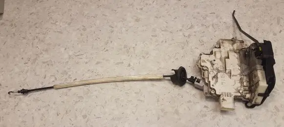 Audi A6 S6 C6 4F Front door lock 4F2837015