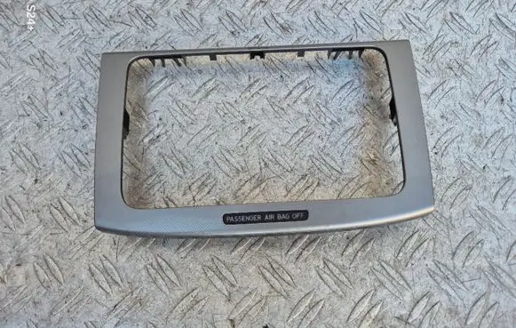 Volkswagen PASSAT B6 Radio/GPS head unit trim 3C0858069M