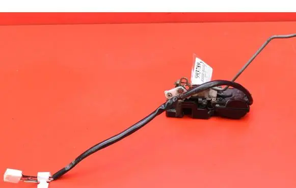 Mazda 323 Front door lock