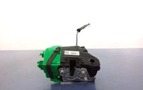 Hyundai i30 Front door lock 81310G3040