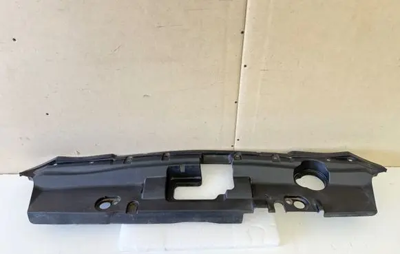 Nissan Leaf II (ZE1) Radiator trim 623225SK0A