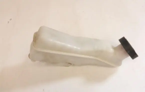 KIA Sportage Brake fluid reservoir 