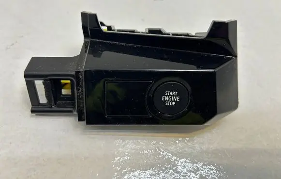 Renault Austral Other switches/knobs/shifts 882106773R