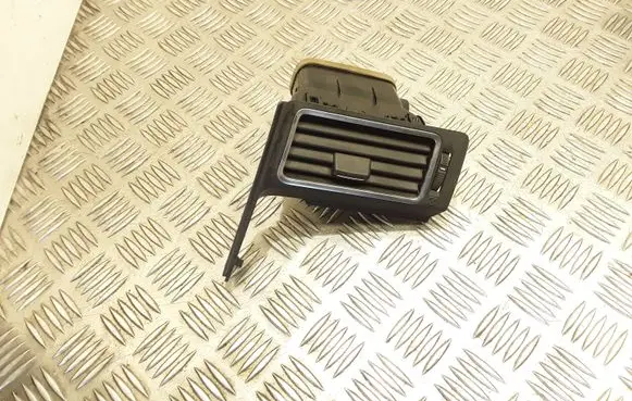 Toyota Verso Dash center air vent grill 556800F030