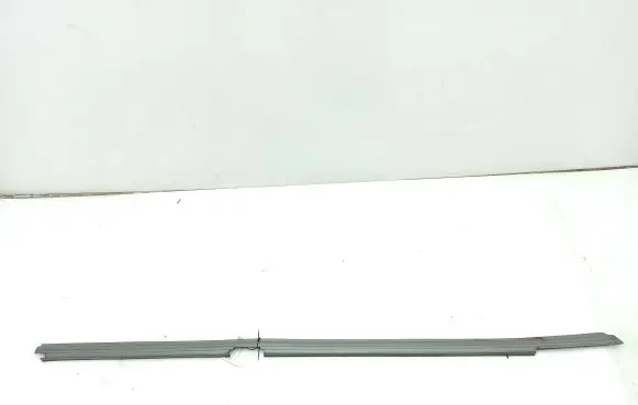 Mercedes-Benz COMPAKT W115 Front sill trim cover
