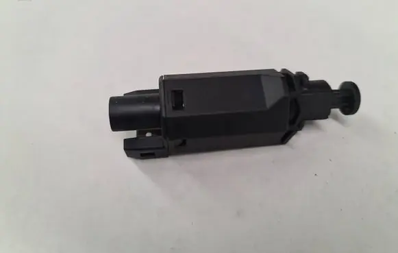 Volkswagen Golf IV Brake pedal sensor switch