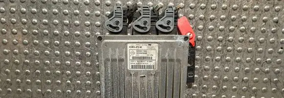 Renault Kangoo II Engine control unit/module S25053386 8200911560 8200909666
