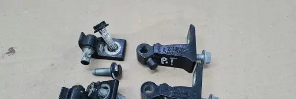 Rear door hinge set