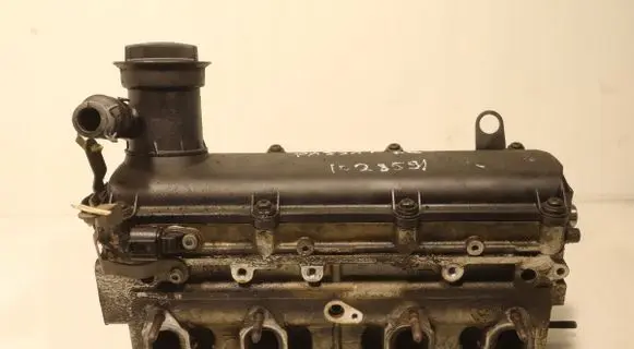 Volkswagen PASSAT B6 Engine head 103373L