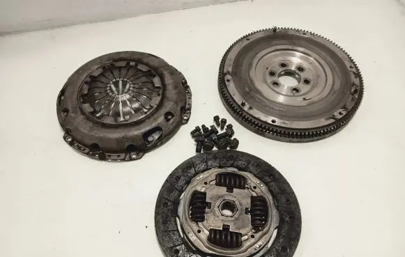 Volkswagen Golf Plus Clutch set kit 030105271D 036141026 036141032