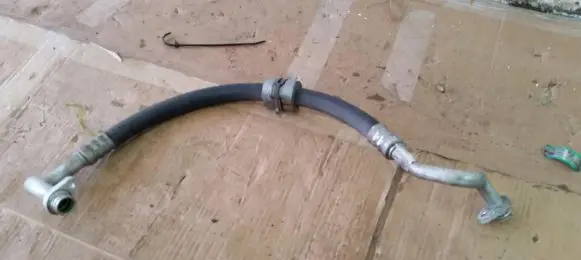 Citroen C4 II Picasso Air conditioning (A/C) pipe/hose 9806581680