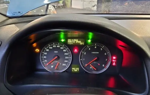 Volvo S40 Speedometer (instrument cluster) 30710071 IMPRK1549367