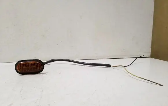 Renault Megane I Front fender indicator light 13910020 E16R0142789