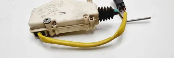 Fuel tank cap lock motor