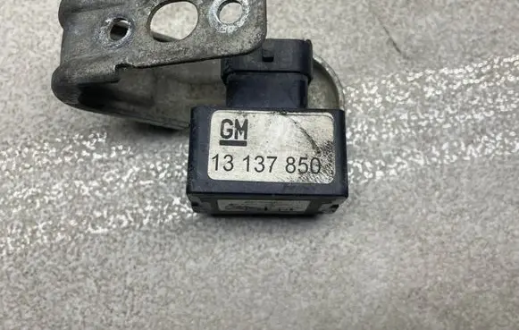 Opel Zafira B Sensor 002455008000 9570930003 21111071422