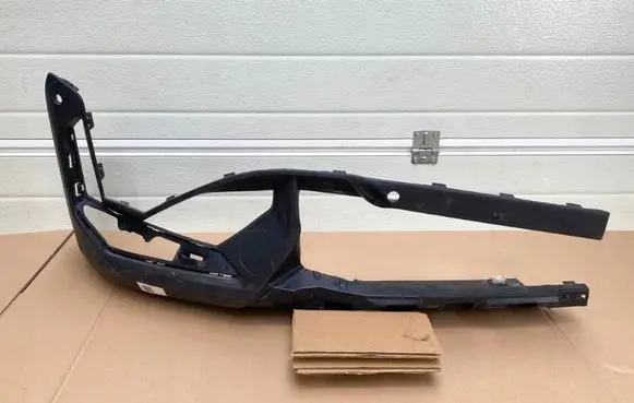 BMW X1 U11 Front bumper lip 9883580