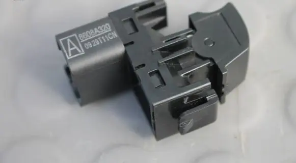 Mitsubishi L200 Quarter vent window switch MITSUBISHI8608A320 8608A320