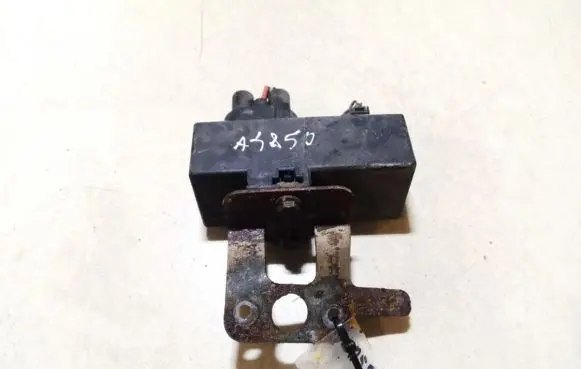 Volkswagen Polo Coolant fan relay 1j0919506m 104400000