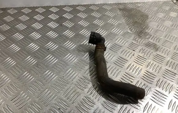 Volkswagen PASSAT B6 Coolant pipe/hose 