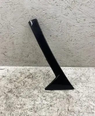 Tailgate trim