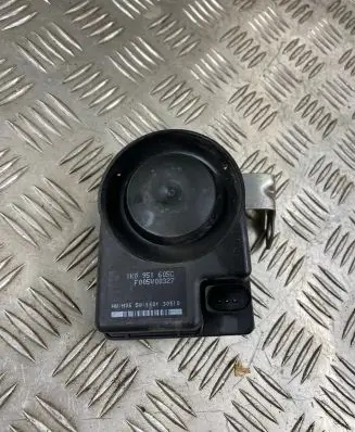 Audi Q7 4L Alarm system siren 1K0951605C F005V00327 1150130510