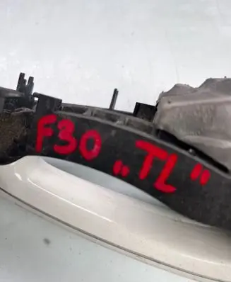 BMW 3 F30 F35 F31 Rear door exterior handle/bracket 7332267