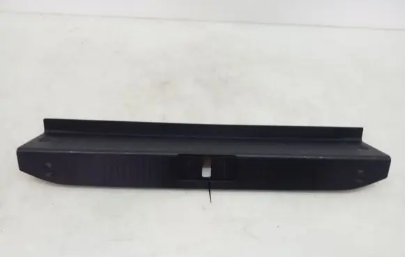 Trunk/boot sill cover protection