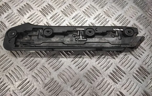 Volkswagen Touran I Front bumper mounting bracket 1T0807050