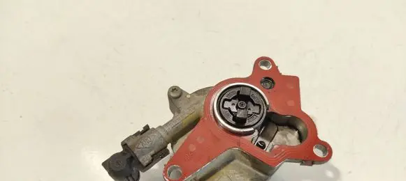 Opel Vivaro Vacuum pump 8200520476