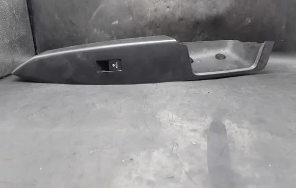 Opel Antara Front door window switch trim 201005584