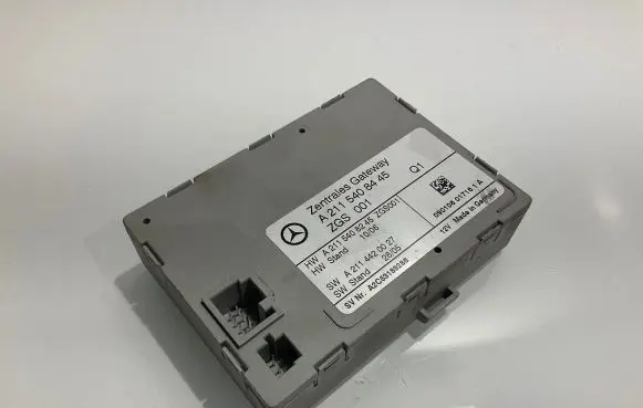 Mercedes-Benz CLS C219 Gateway control module A2115408445 A2115408245 A2114420027