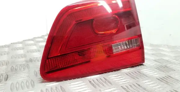 Volkswagen Touran II Tailgate rear/tail lights 1T0945094A
