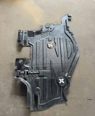 Volvo V60 Front underbody cover/under tray 32130412