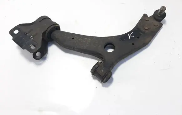 Volvo V40 Front lower control arm/wishbone