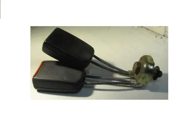 Audi 80 90 S2 B4 Rear seatbelt buckle 8A0857739