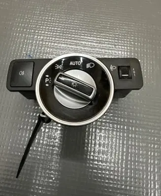 Mercedes-Benz E W238 Light switch A21290550Q 1009151